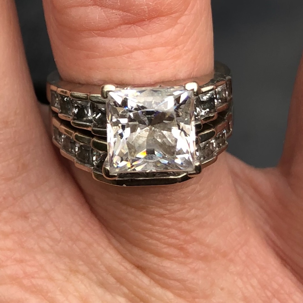 !8kt White Gold 3.78 Lab Diamond Wedding Ring Set